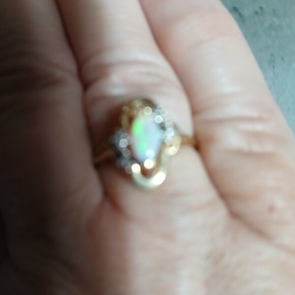 Vintage Opal Ring With Diamonds 2.7g 14K Gold, Size 7 - Picture 10 of 11